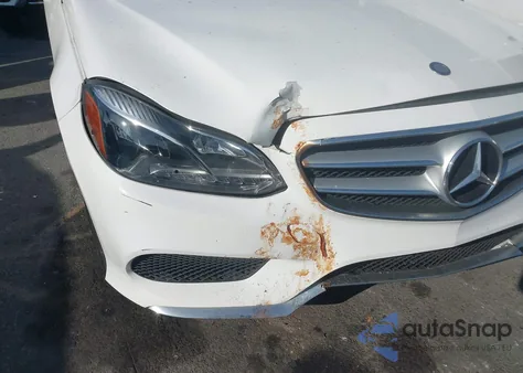 2016 Mercedes-Benz E 350 z USA, uszkodzony, nr VIN WDDHF5KBXGB197003